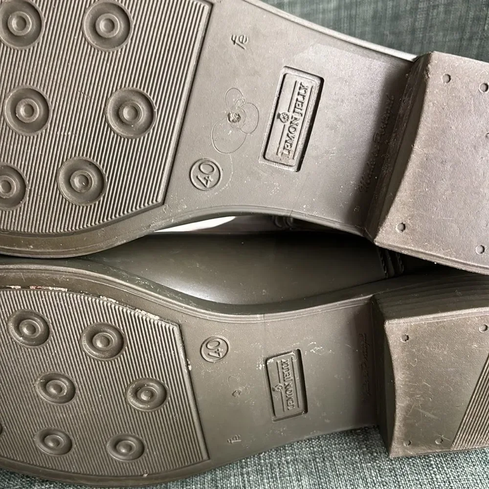 Lemon Jelly Women Army Green Olive slip on short rubber rain boots size 9/40 EUC